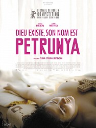 DIEU EXISTE, SON NOM EST PETRUNYA de Teona Strugar Mitevska DIEU EXISTE, SON NOM EST PETRUNYA de Teona Strugar Mitevska