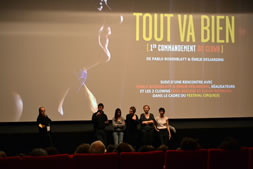 Clarisse Garban, assistante réalisatrice, Maïa Berling, élève clown, Pablo Rosenblatt, réalisateur, Susan Redmond, élève clown et Émilie Desjardins, réalisatrice