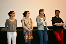 Hélène Morin, sage femme libérale, Lisa Laisné, sage femme libérale, Marie-Hélène Couvreur, sage femme échographiste et vice présidente du conseil de l'ordre des sages femmes du Maine-et-Loire et Sébastien Calvez, monteur image du film