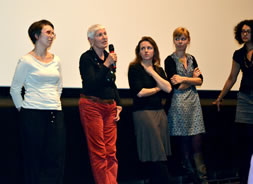 Amélie Garnier, sage femme hospitalière, Jacqueline Lavillonière, sage femme libérale et protagoniste du film, Céline Darmayan, réalisatrice du film, Marion Sicard, sage femme hospitalière et Audrey Proud'hon, présidente de l'association Apala