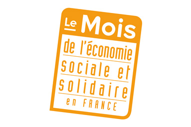Guillaume Fleury, co-président de l'IRESA, Benoît Akkaoui, directeur de la ressourcerie de Biscottes, Denis Blouin, co-responsable de Emmaüs Angers, Marie-Pierre Durante, présidente et Stéphane Lepage, secrétaire générale de la Fédération Secours Populaire 49.
