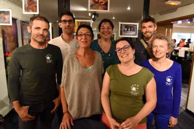 Florent Corvaisier, musicien, Samuel Lebrun, modérateur, Martine Pannetier, éducatrice, Pauline Oger, éducatrice, Mathilde Barraud, musicienne, Jérémie Maller, psychologue et Pascale Huclon, musicienne.