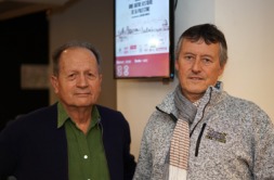 Jean-Paul Roche, vice-président de l'association France Palestine Solidarité et Roland Nurier, réalisateur.