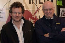 Laurent Bécue-Renard, réalisateur et Philippe Mathécowitsch, médecin chef de la base de défense
des pays de Loire
