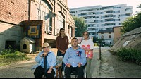 Photo du film N'ATTENDEZ PAS TROP DE LA FIN DU MONDE de Radu Jude