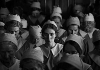 Photo du film LA JEUNE FEMME À L'AIGUILLE de Magnus von Horn