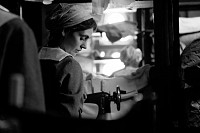 Photo du film LA JEUNE FEMME À L'AIGUILLE de Magnus von Horn